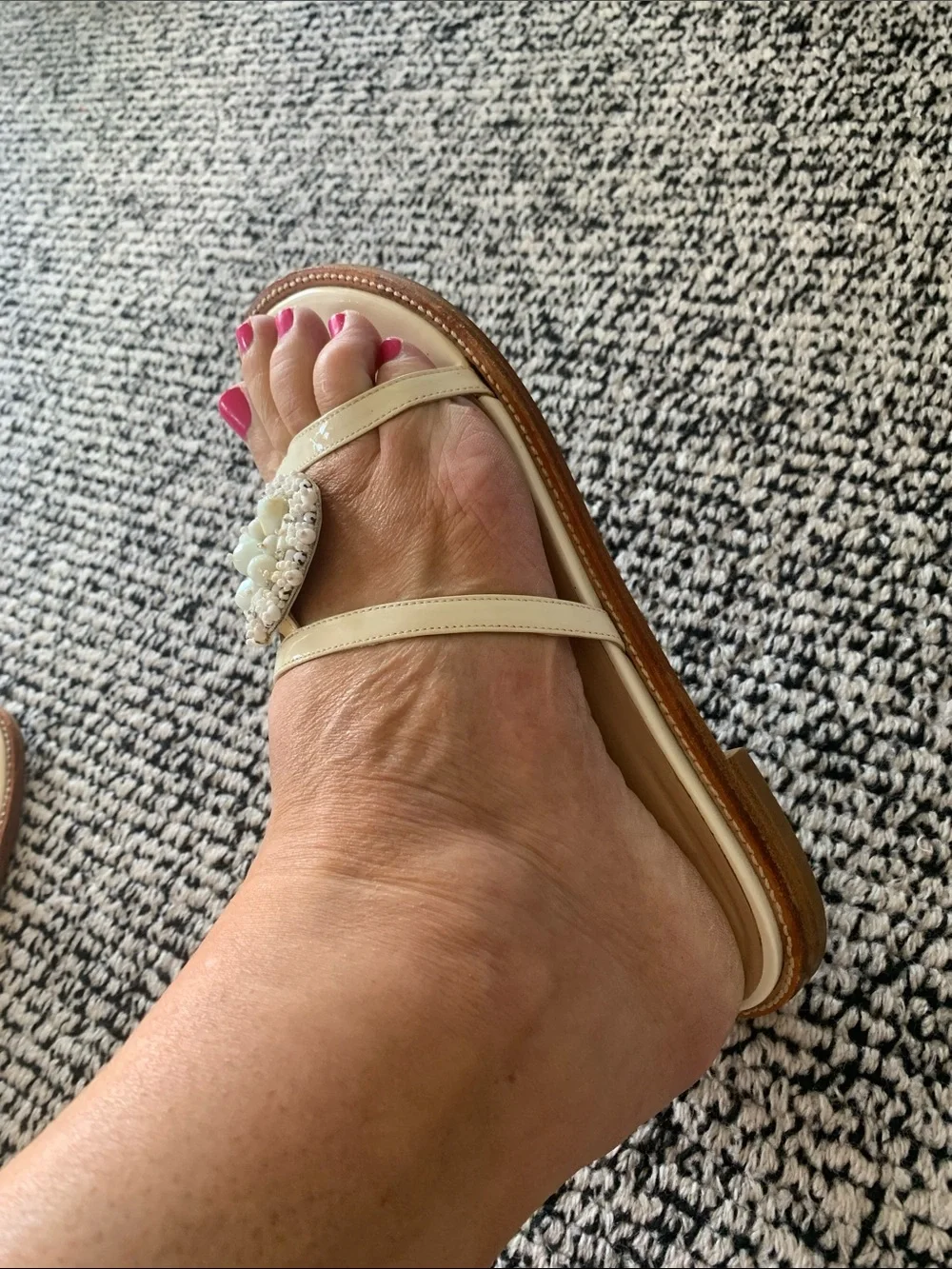 Oscar de la Renta chic slides